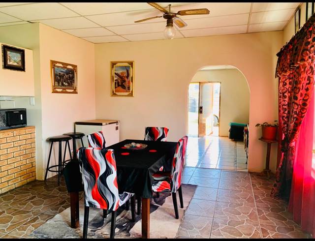 4 BEDROOM HOUSE FOR SALE IN RENSBURG